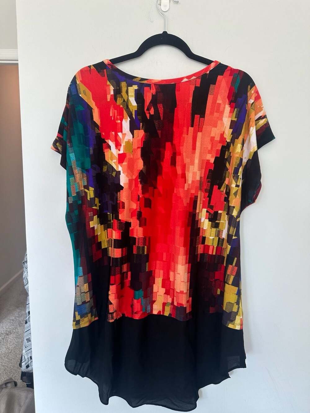 Cato Woman Multicolor Abstract Geometric Print Short Sleeve Tunic Top Size 14/16 - Picture 3 of 5